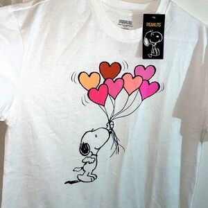 Peanuts size large super cute t-shirt. New with tag!